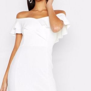 Boohoo SZ small (0-2) dress NWT